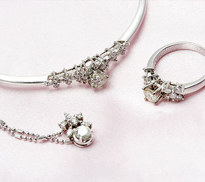 Emas Putih 18K/Platinum